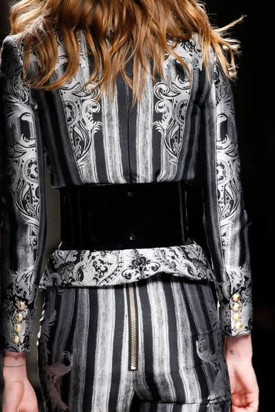 Look 74